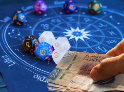 La IA precisa que ser una persona regida por alguno de estos horóscopos no garantizan riqueza ni éxito financiero, ya que la suerte con el dinero depende de múltiples factores. ESPECIAL / CANVA