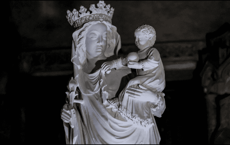 La talla de la Virgen fue bendecida por el arzobispo de París. EFE / ARCHIVO