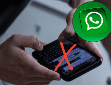 Las cadenas de mensajes o enlaces sospechosos que circulan por WhatsApp pueden contener contenido perjudicial. Unsplash / Freepik / Canva