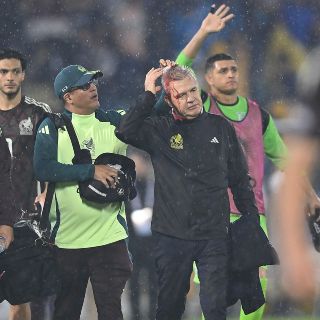 ¡Qué dolor! Así fue el momento en que descalabraron al "Vasco" Aguirre