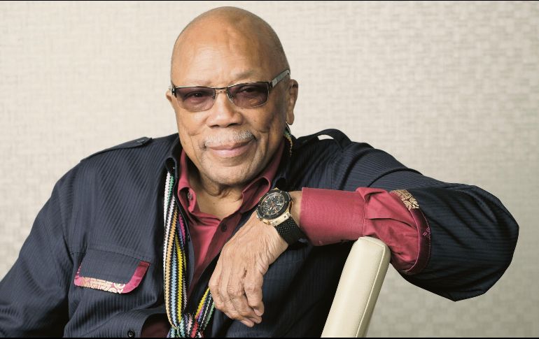 El productor musical dejó una larga y prestigiada carrera en el mundo del entretenimiento, misma que fue honrada en los Governors Awards. AP