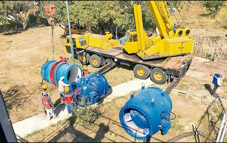 En medio de la crisis financiera del SIAPA, ayer finalizó la conexión del sistema El Zapotillo con la planta de tratamiento de San Gaspar en Tonalá, terminando con el primer megacorte de agua en la ciudad. La siguiente suspensión del servicio será del 22 al 24 de noviembre. ESPECIAL