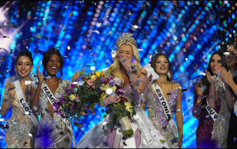 Theilvig ha hecho historia al convertirse en la primera mujer danesa en llevarse la corona de Miss Universo, superando a más de 120 participantes de todo el mundo en el certamen realizado en la Ciudad de México. AP/Fernando Llano
