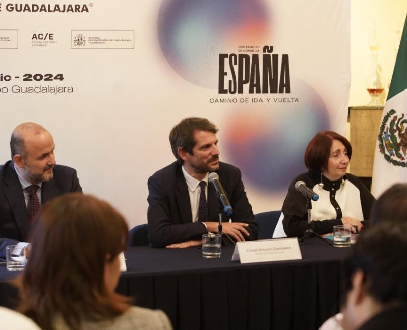 “Es un verdadero orgullo representar al país en el mayor certamen literario en español”, expresó el ministro. ESPECIAL/UDG&nbsp;