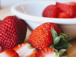 Las fresas son una buena opción para personas con una dieta reducida en calorías. PEXELS