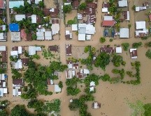 Las autoridades hondureñas registraron mil 794 comunidades incomunicadas. AP