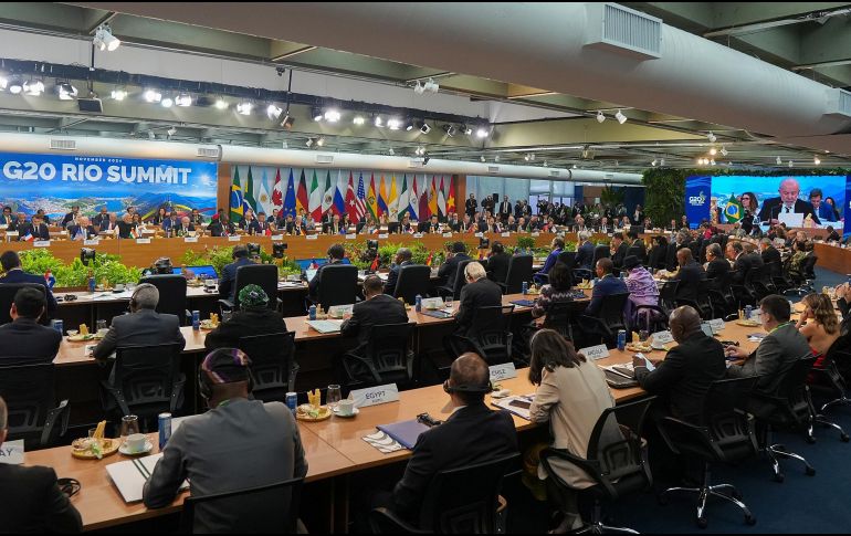 El presidente anfitrión, Lula da Silva, ha propuesto un acuerdo global para combatir la pobreza y un impuesto global para los superricos. EFE/ Presidencia De México