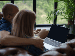 En las plataformas de Streaming hay amplios catálogos de películas, algunas de estas son ideales para disfrutar en pareja. ESPECIAL/ Imagen de Frank Rietsch en Pixabay