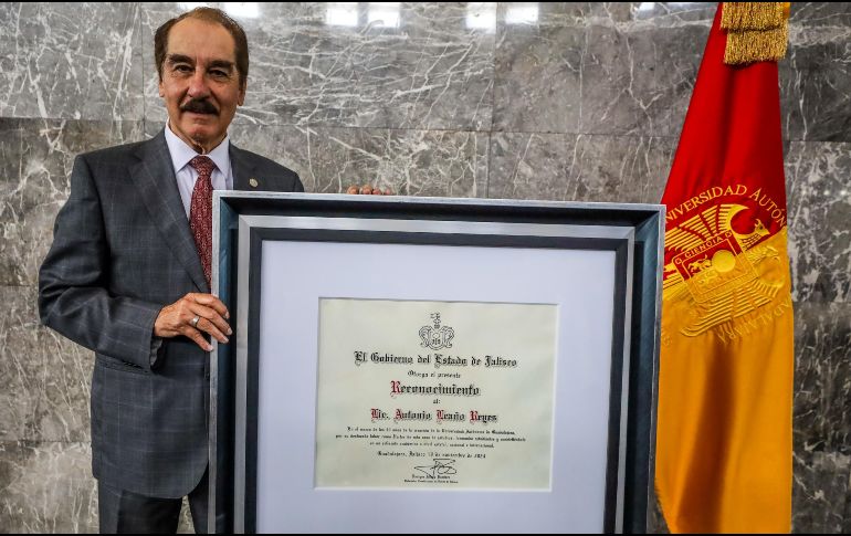 Antonio Leaño dejó en claro que la labor que ha desempeñado la universidad se debe a quienes han aportado su trabajo y tiempo a lo largo de los años. EL INFORMADOR/ A. Navarro.