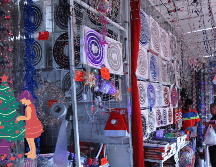 Encuentra productos navideños en el tianguis El Refugio. EL INFORMADOR / ARCHIVO