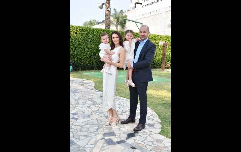 Salvador Méndez, Valeria Díaz, Andrea Méndez y Salvador Méndez. GENTE BIEN JALISCO/ M. Rached