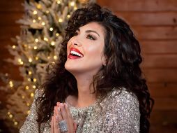 Cada pista del álbum viene acompañada de un video. ESPECIAL