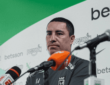 Efraín Juarez durante una conferencia de prensa con Atlético Nacional. X / @nacionaloficial