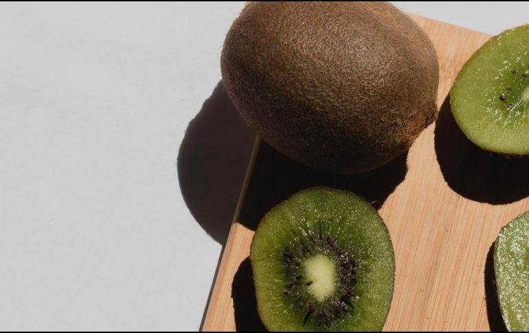 El kiwi es una de las frutas más nutritivas que hay. UNSPLASH / A. ECHEVERRY