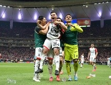 Los rojinegros del Atlas remontaron en el Clásico Tapatío por el Play-In y silenciaron a la afición rojiblanca. IMAGO7.