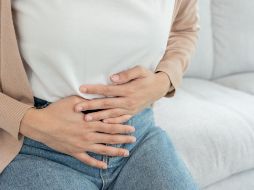 El SIBO ocurre cuando hay un exceso de bacterias en el intestino delgado, un área del sistema digestivo donde normalmente no debería haber una cantidad significativa de microorganismos.  CANVA