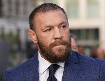 Conor McGregor afuera del Tribunal de Dublín en donde este viernes un jurado la instó a indemnizar a una mujer que lo demandó por violación. AP / Brian Lawless