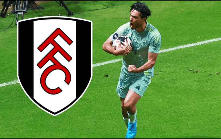 Raúl Jiménez durante la celebración de un gol ante Honduras con la Selección Mexicana. IMAGO7