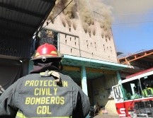Todo el inmueble quedó consumido por las llamas. ESPECIAL/PC y Bomberos de Guadalajara