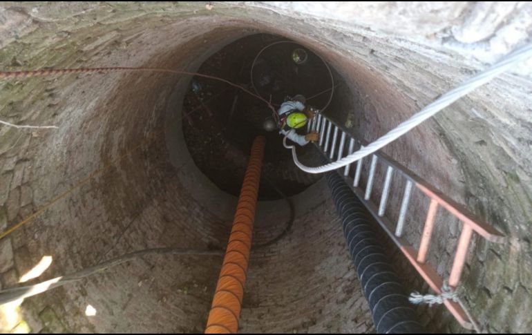 Los elementos municipales, además, llevaron a cabo trabajos de limpieza y prevención en la noria para evitar cualquier riesgo de propagación de los gases tóxicos en las casas vecinas. CORTESÍA/Unidad Estatal de Protección Civil y Bomberos Jalisco.