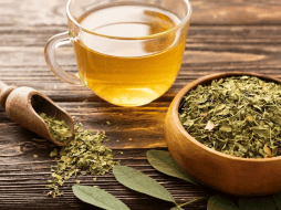 Las hojas de laurel, además de ser un condimento popular en la cocina, contienen propiedades medicinales. Freepik