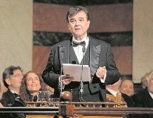 El escritor ya se encuentra integrado a la RAE, donde toma posesión de la silla R, que le pertenecía a Javier Marías, fallecido en 2022. EFE