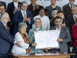 Durante la firma se destacó que la escasez de agua afecta a 35 millones de personas de manera desigual. SUN/ H. Salvador.