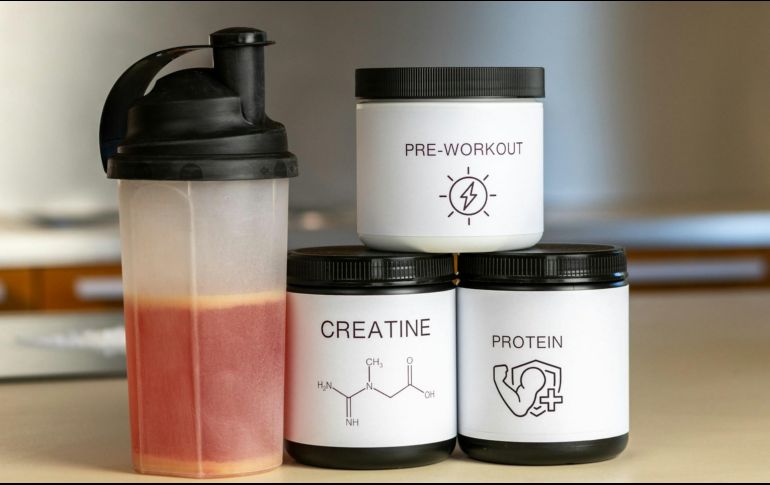 Según el Manual de Salud MDS de Estados Unidos, la creatina es un aminoácido que el hígado sintetiza y que se almacena en los músculos. Unsplash