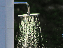 Los especialistas señalan que la temperatura ideal para el agua fría, no debe exceder los 20 y 25 grados. UNSPLASH / C. Cruttenden