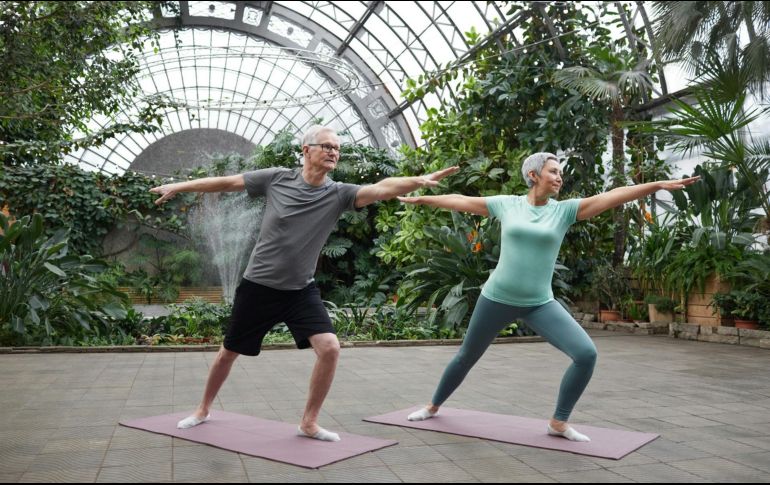 El envejecimiento tiene un impacto significativo en los músculos, por lo que adoptar hábitos saludables, como realizar ejercicio regularmente y llevar una dieta equilibrada, es una de las principales recomendaciones de los expertos para personas de todas las edades. Pexels