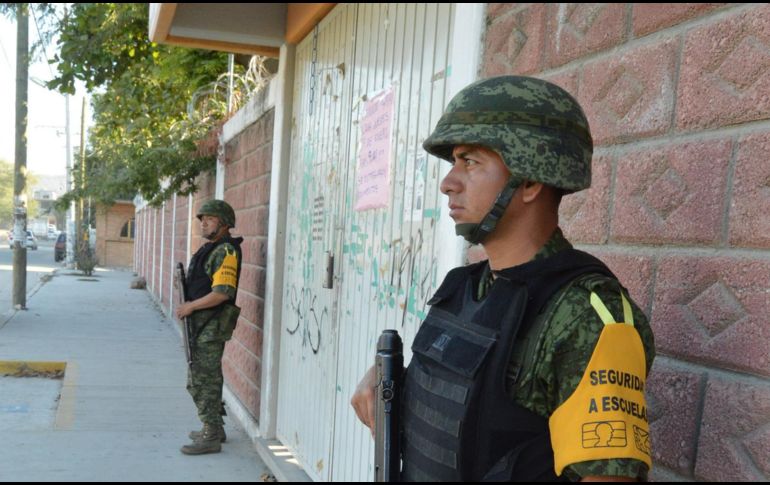 Las fuerzas de seguridad han montado operativos de vigilancia en torno a las escuelas. NOTIMEX/Archivo