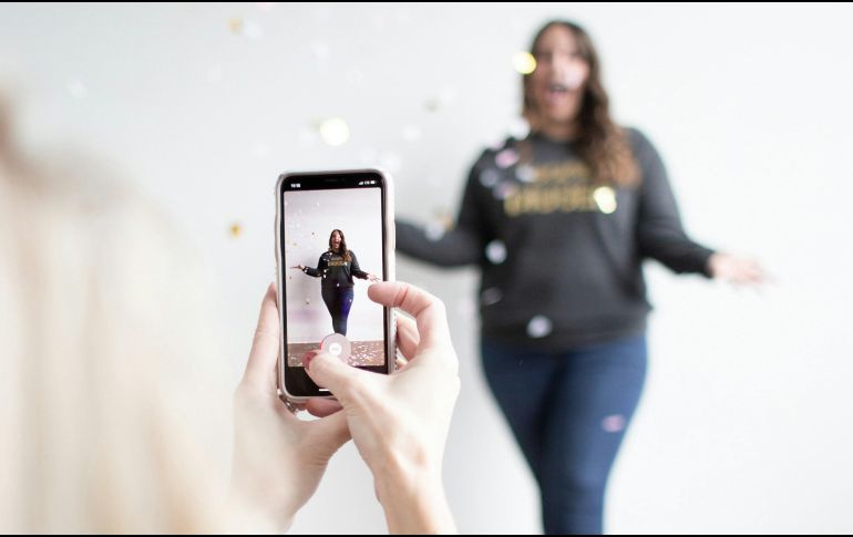 Su actividad profesional depende de los algoritmos de las plataformas. UNSPLASH / A. VICK