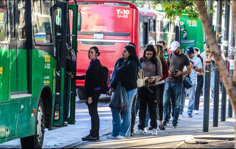 Así, se confirma una vez más que son las mujeres, principalmente, a quienes se les encargan las tareas de los cuidados, por sobre la labor del trabajo que se asigna socialmente a los hombres. EL INFORMADOR/ A. Navarro