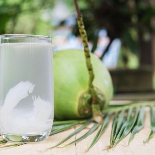 Estas personas NO deberían beber agua de coco