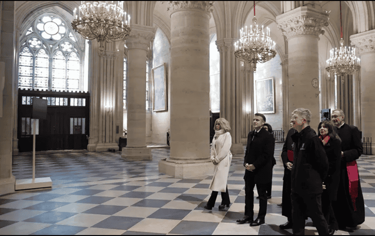 La visita de el presidente francés, dio inicio a una serie de eventos que marcan la reapertura de la obra maestra gótica del siglo XII. EFE / C. PETIT TESSON