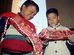 Antes, en México se llamaba aguinaldo a un paquete de dulces que se daba a los niños en las fiestas navideñas. NTX / ARCHIVO