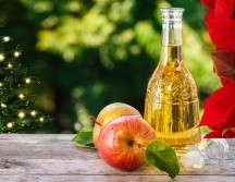Esta es una bebida alcohólica que se elabora a partir de la fermentación natural del jugo de manzana, aunque en algunas variantes se emplean otras frutas como peras. ESPECIAL / CANVA