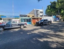 Alumnos y varios maestros lograron detener al agresor y lo sometieron hasta la llegada de oficiales tapatíos. ESPECIAL/ Policía de Guadalajara
