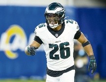 Saquon Barkley lidera la Liga en yardas y hoy se medirá a su par, Derrick Henry, quien es segundo con los Ravens. AFP