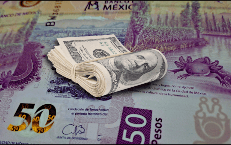 El peso mexicano abrió la jornada semanal, este lunes 2 de diciembre, con un desplome frente al dólar. EL INFORMADOR / ARCHIVO