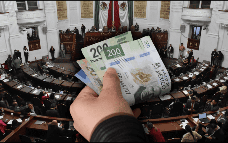 Actualmente, la dieta mensual de un diputado local, sin deducciones, asciende a 72 mil 612 pesos mensuales, es decir, 2 mil 420 pesos diarios. SUN / ARCHIVO