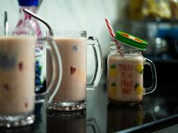 Ambos licuados son opciones ricas y funcionales para un desayuno o una merienda energética. UNSPLASH / FUSEVIEWS