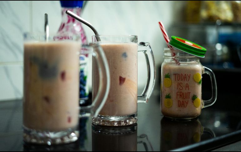 Ambos licuados son opciones ricas y funcionales para un desayuno o una merienda energética. UNSPLASH / FUSEVIEWS