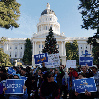 El regreso de Trump revive el temor a la regla de carga pública entre los inmigrantes