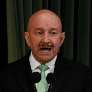 Carlos Salinas de Gortari reaparece; se declara desempleado y sin pensión (VIDEO)