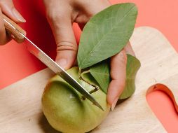 Esta es la manera correcta de infusionar las hojas de la planta de guayaba. ESPECIAL / PEXELS Any Lane