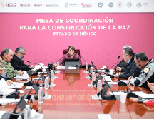 La gobernadora Delfina Gómez Álvarez y los integrantes de la mesa analizaron los resultados de la estrategia de seguridad implementada en esta administración. X/@delfinagomeza