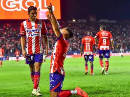 Ricardo Chávez celebra el gol de la victoria. IMAGO7/O. Puga