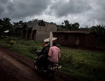 Las autoridades han confirmado 71 decesos, incluyendo 27 personas que fallecieron en hospitales y otras 44 en una comunidad en la provincia de Kwango, en el sur del país. AFP / ARCHIVO