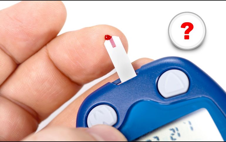 Para reducir los niveles de azúcar después de desayunar, se debe limitar la ingesta de carbohidratos; realizar actividad física para quemar el exceso de azúcar en la sangre; comer más fibra; y mantenerse hidratados con agua natural. ESPECIAL / CANVA